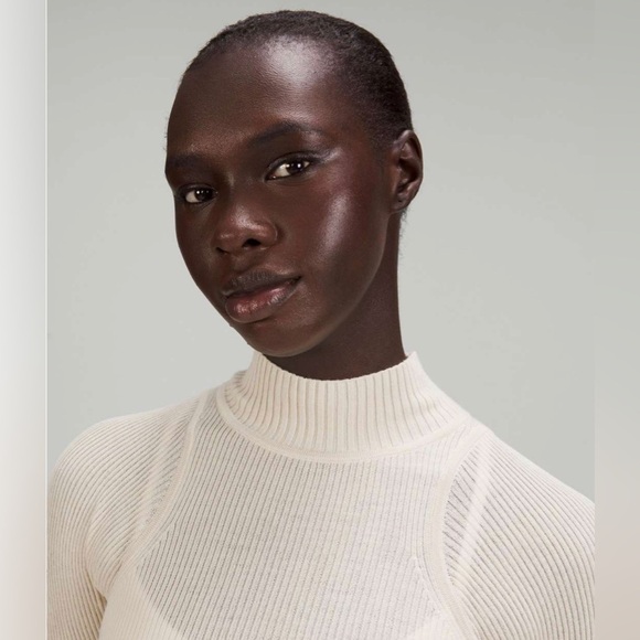 Lululemon Natural Ivory Merino Wool Mockneck Light Sweater Long Sleeve size M - Picture 4 of 16